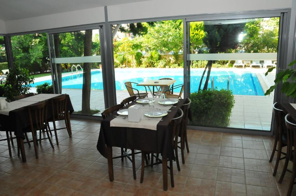 Anfora Hotel 3*